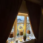 Historical House With View And Shared Patio 公寓